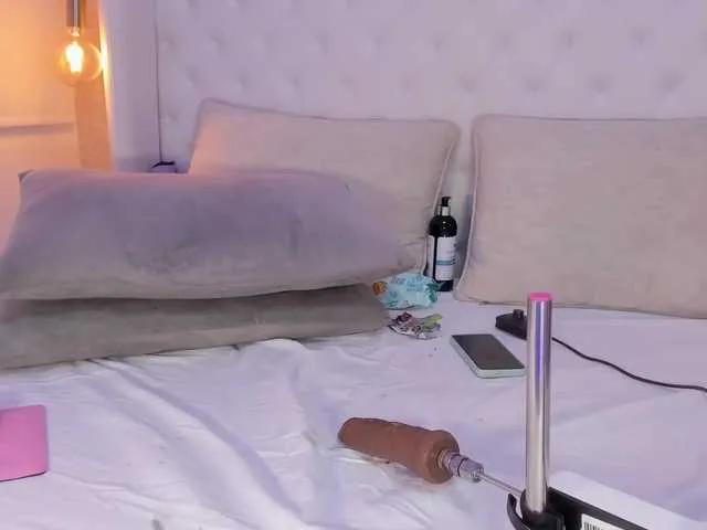 annie-clarkson on BongaCams