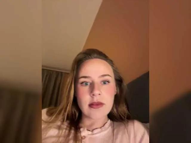 elegantbabe on BongaCams