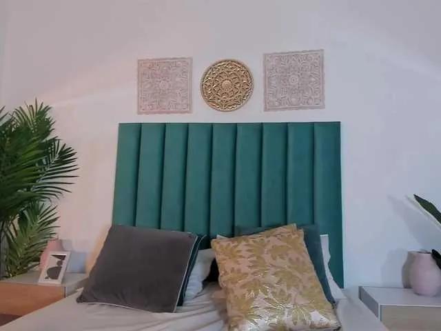 EmaaTaylor on BongaCams