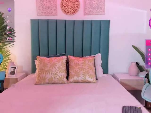 EmaaTaylor on BongaCams