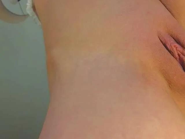 lili-roze on BongaCams