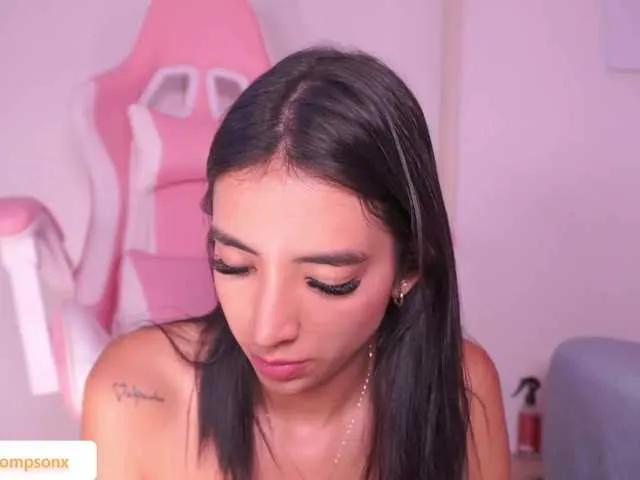 LillyThomps on BongaCams