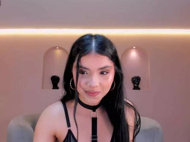 MiaLaurence on BongaCams