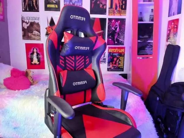 Mistresscrowley-666 on BongaCams