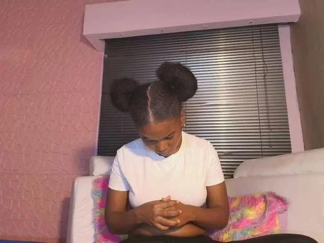 SashaLuxx on BongaCams