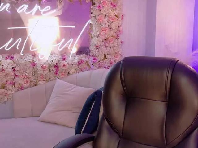 ViolettCastel on BongaCams