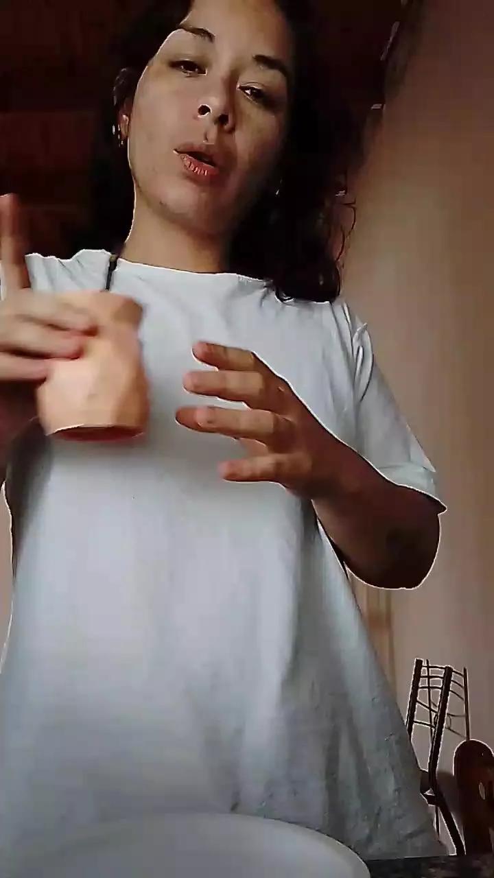 almondwithlove on Cam4