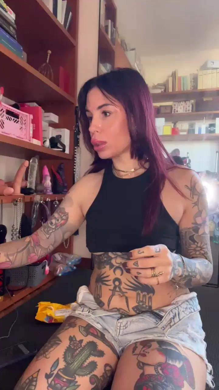 Dancing_w_Vale on Cam4