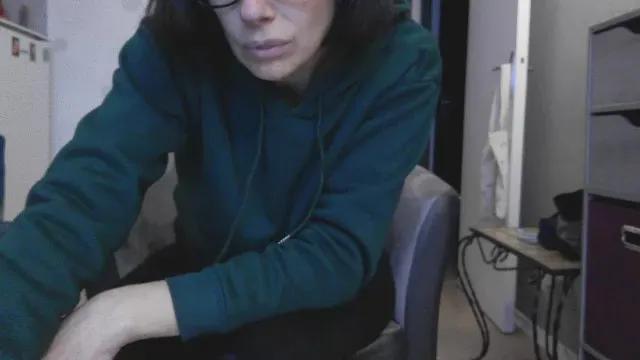 HAIRYCHIENNE on Cam4