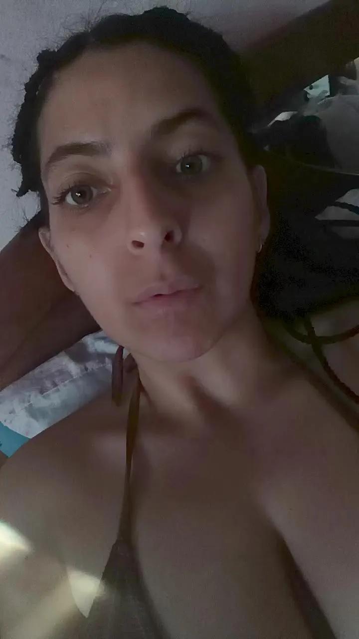 Ojitosverdess on Cam4