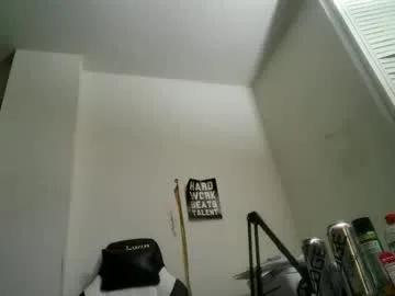 11inchtattedtrinibad on Chaturbate