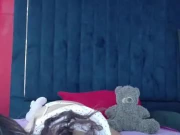 24isabella on Chaturbate