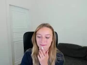 adelelyv on Chaturbate