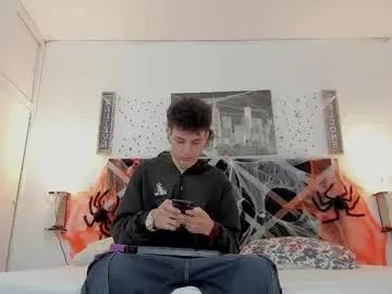 adriano_bigcock on Chaturbate