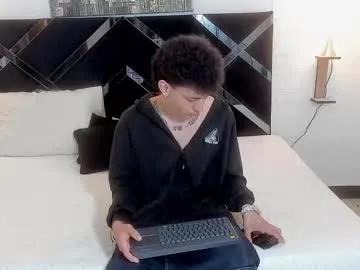 adriano_bigcock on Chaturbate