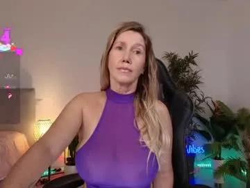 angel_danm_milf on Chaturbate