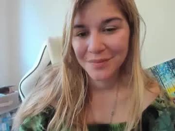 artsyandcraftsy_ on Chaturbate