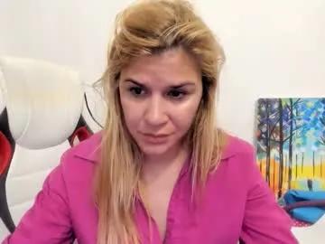 artsyandcraftsy_ on Chaturbate