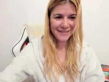 artsyandcraftsy_ on Chaturbate