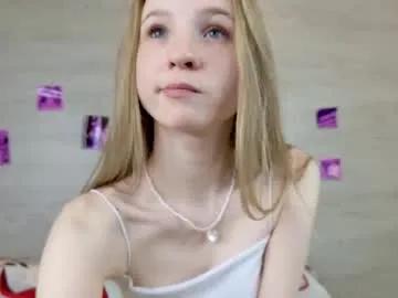 b4by_emilia on Chaturbate