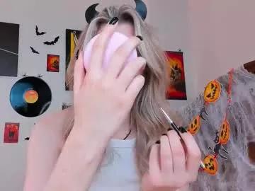 cassieholland on Chaturbate