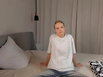 cherrieaxson on Chaturbate