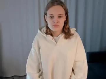 cherrieaxson — GOAL: Kiss my viewers! #18 #young #new #shy #smalltits [15 tokens remaining]