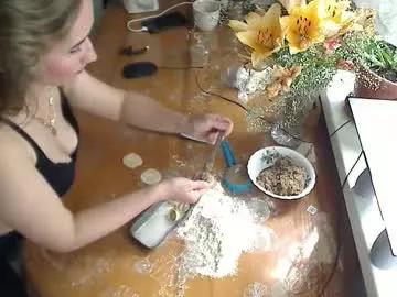 classyinna on Chaturbate