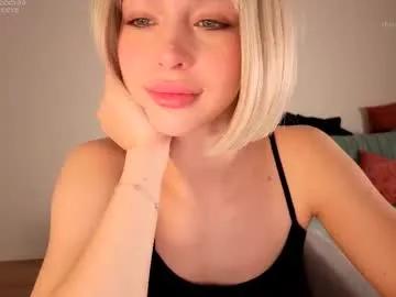 cutieeeeva on Chaturbate