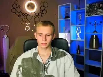 david_sunny — GOAL: take off a sweater [210 tokens remaining] Welcome to my room! #teen #lovense #18 #sph #bigdick