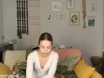 elly_ary on Chaturbate