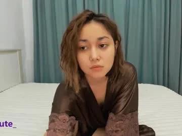 elly_cute_ on Chaturbate