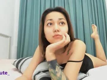 elly_cute_ on Chaturbate