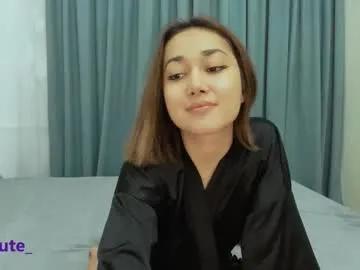 elly_cute_ on Chaturbate