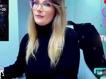 evelyne_rose on Chaturbate