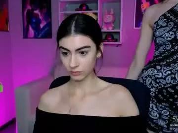 flora_ri on Chaturbate