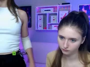 flora_ri on Chaturbate