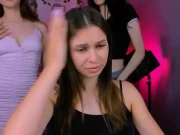 flora_ri on Chaturbate