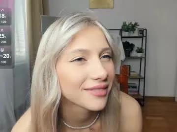 glossybabe_ on Chaturbate