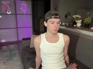 jeremy1scott — Spicy Flirt Fest - Goal: Hot Striptease [291 tokens left] #new #twink #gay #feet #cute