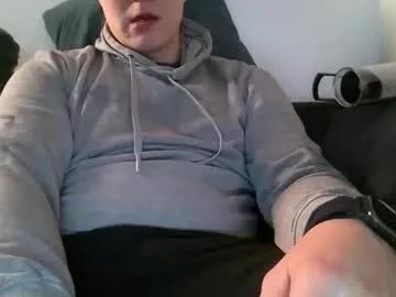 julzzy21 on Chaturbate