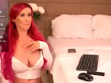 kyracase on Chaturbate