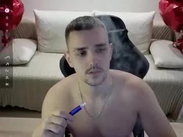 larstar01 on Chaturbate