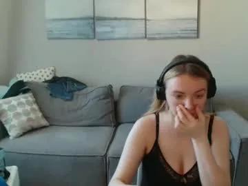 lily_dollyx on Chaturbate