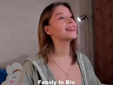 lipswithsweetonthem on Chaturbate