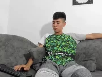 logantwink18 on Chaturbate