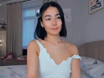 lora_lifelover on Chaturbate