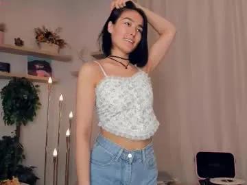 lora_lifelover on Chaturbate