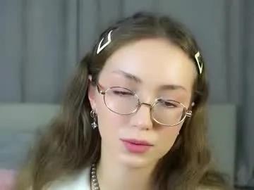 loriamarzinske on Chaturbate