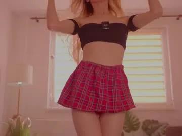 lovellynelly on Chaturbate